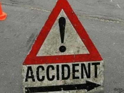 Pedestrian's mouth split open, blood spilled on the road and unconscious after being hit by a bike accident | दुचाकीनं धडक दिल्यानं पादचाऱ्याच तोंड फुटले, रस्त्यावर सांडलं रक्त अन् बेशुद्ध झाला