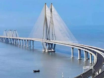 Robbery attempt at sea Link toll booth failed | सी-लिंक टोल नाक्यावर दरोड्याचा प्रयत्न फसला!