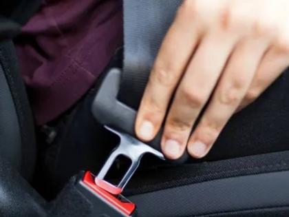 Solapurkars are keen to pay fines to car drivers without seat belts! | विना सीटबेल्ट कारचालकांना दंड भरण्याची सोलापूरकरांना लय भारी हौस !