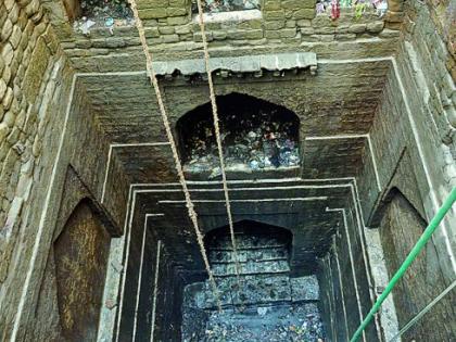 Secret door found in the well in Nagpur | नागपुरातील त्या विहिरीत सापडला गुप्त दरवाजा