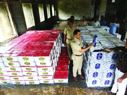 Printed on Godown kept in the madrassa MIDC | एमआयडीसीमध्ये मद्यसाठा ठेवलेल्या गोडाऊनवर छापा