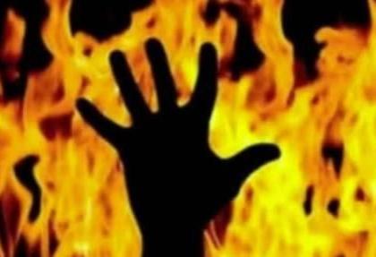 Elderly self-immolation in front of builder's house in Nagpur | नागपुरात बिल्डरच्या घरापुढे वृद्धाचे आत्मदहन