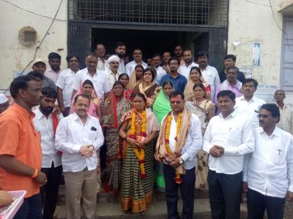 Bahire as mayor n Mahajan as vice mayor elected unapposed in Sengaon | सेनगाव नगराध्यक्षपदी बहिरे तर उपनगराध्यक्षपदी महाजन यांची बिनविरोध निवड