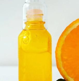 संत्र्याच्या सालीपासून बनवा फेस टोनर, डार्क स्पॉट्स होतील कमी, त्वचा उजळण्यास होईल मदत...