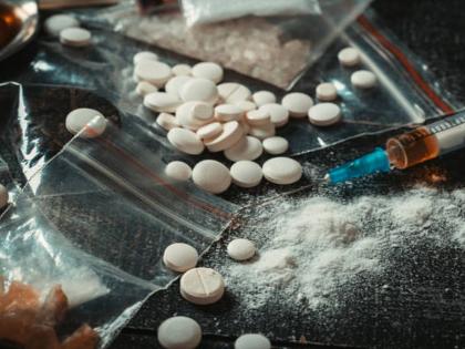 Four arrested for selling drug pills in chain mode | साखळी पद्धतीने नशेच्या गोळ्या विक्री करणारे चौघे अटकेत