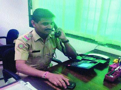 Assistant police inspector dies in local beating | सहायक पोलीस निरीक्षकाचा लोकलच्या धडकेने मृत्यू