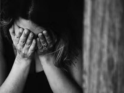 There are cases of girls falling prey to lust at a tender age. Girls are being exploited with the lure of marriage. | सोळावं वरीस धोक्याचं... किशोरवयातच प्रौढपण; खेळण्याच्या वयात मुली पडतायेत वासनेचा बळी There are cases of girls falling prey to lust at a tender age. Girls are being exploited with the lure of marriage. | सोळावं वरीस धोक्याचं... किशोरवयातच प्रौढपण; खेळण्याच्या वयात मुली पडतायेत वासनेचा बळी