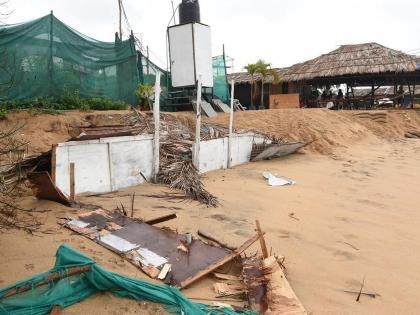 Shake businessman's loss in Goa due to wind storm, government blames | ओखी वादळामुळे गोव्यात शॅक व्यवसायिकांचे नुकसान,  सरकारला दोष