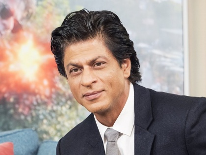 Shah Rukh Khan to make his digital debut with a thriller web-series? | सैफ, अक्षयनंतर आता ‘किंगखान’ शाहरुख खानचा होणार ‘डिजिटल डेब्यू’!