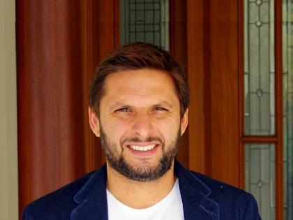 Shahid Afridi Compares Pakistan Cricket Team's Fielding Woes To 'Old Kashmir Problem', Video Viral | प्रश्न पाकिस्तानच्या गचाळ फिल्डिंगचा अन् शाहिद आफ्रिदीच्या उत्तरात काश्मीरचा मुद्दा, Video Viral 