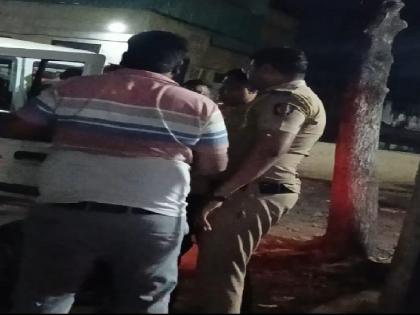 A youth who appeared in Shahapur police station due to a love affair was brutally beaten by the police inspector | Kolhapur: पोलिस निरीक्षकांकडून युवकाला बेदम मारहाण, आई बेशुद्ध; व्हिडिओ व्हायरल A youth who appeared in Shahapur police station due to a love affair was brutally beaten by the police inspector | Kolhapur: पोलिस निरीक्षकांकडून युवकाला बेदम मारहाण, आई बेशुद्ध; व्हिडिओ व्हायरल