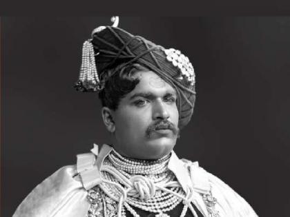 Chhatrapati Shahu Maharaj's biography will now be published in Russian and Italian | राजर्षी शाहू महाराज चरित्र आता रशियन, इटालियन भाषेत