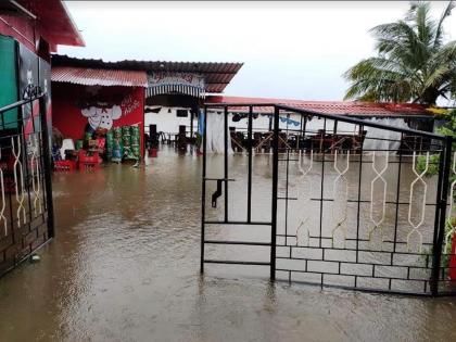 storm hits South Goa | दक्षिण गोव्यात शॅक्समध्ये पाणी घुसल्याने पर्यटन व्यावसायिकांची तारांबळ