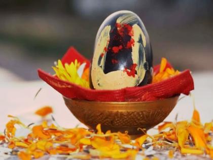 Shaligram Pooja Rules: Shaligram pooja will fulfill your life, just take care while preserving its sanctity! | Shaligram Pooja Rules: शाळिग्रामच्या पूजेने मिळते सुख, शांती, संपत्ती, फक्त त्याचे पावित्र्य जपताना घ्या 'ही'काळजी!