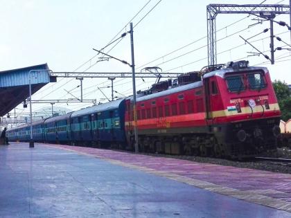 Shalimar Express broke with 'her' birth keys; Readiness of railway staff | 'तिच्या' प्रसव कळांनी लागला शालीमार एक्सप्रेसला ब्रेक; रेल्वे कर्मचाऱ्यांची तत्परता