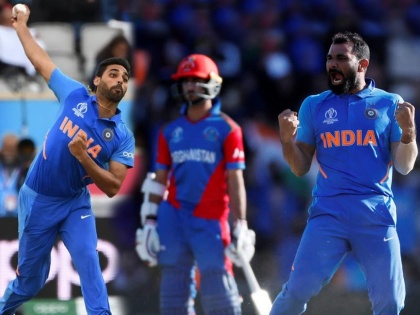 ICC World Cup 2019 : Sachin Tendulkar picks one among Shami and Bhuvneshwar for West Indies clash | ICC World Cup 2019 : भुवनेश्वर कुमार की मोहम्मद शमी? सचिन तेंडुलकरनं केली एकाची निवड