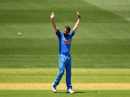India vs NewZealand ODI : Mohammad Shami dedicate 100 ODI wicket's feat to his Daughter | India vs NewZealand ODI : 'बापमाणूस' मोहम्मद शमीनं 'तो' विक्रम केला मुलीला समर्पित