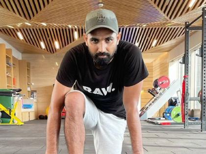 BREAKING: Mohammed Shami clears fitness test at the NCA in Bengaluru. He will travel to Australia with Shreyas Iyer, Ravi Bishnoi and Mohammed Siraj, India set to name Jasprit Bumrah's replacement in coming days Deepak Chahar unlikely | T20 World Cup 2022 : Mohammed Shamiचा फिटनेस रिपोर्ट आला समोर; ट्विस्ट असा की, मोहम्मद सिराज होणार ऑस्ट्रेलियासाठी रवाना