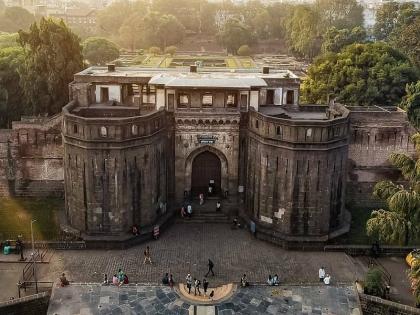 Abandoned bag near Shaniwarwadi, bomb rumours; The palace is temporarily closed for tourists | Pune: शनिवारवाड्याजवळ बेवारस पिशवी, बॉम्बच्या अफवा; वाडा काहीकाळ पर्यटकांसाठी बंद