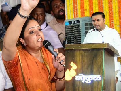 I woke up to the word but my brother deceived me Shoumika Mahadik's accusations against Navid Mushrif over the Gokul Dudh Sangh meeting | Kolhapur- Gokul Sabha: मी शब्दाला जागले, पण भावाने फसविले - शौमिका महाडिक; नविद मुश्रीफ म्हणाले.. I woke up to the word but my brother deceived me Shoumika Mahadik's accusations against Navid Mushrif over the Gokul Dudh Sangh meeting | Kolhapur- Gokul Sabha: मी शब्दाला जागले, पण भावाने फसविले - शौमिका महाडिक; नविद मुश्रीफ म्हणाले..