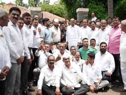 Nashik: NCP of Nashik is leaking, former corporator Nana Mahale in Sharad Pawar group | Nashik: नाशिकच्या राष्ट्रवादीला गळती सुरू, माजी नगरसेवक नाना महाले शरद पवार गटात