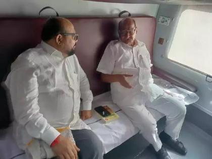 Sharad Pawar and Gulabrao Patil traveled together from Mumbai to Jalgaon | शरद पवारांच्या सीटवर गुलाबराव पाटील; ‘राजधानी’ साक्षीला, मुंबई ते जळगावपर्यंतचा प्रवास सोबतीने