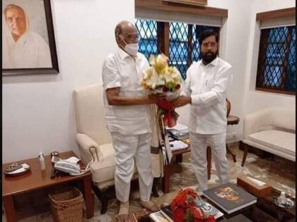 Eknath Shinde: Chief Minister Eknath Shinde met Sharad Pawar, a sudden meeting at night sparked discussions | Eknath Shinde: एकनाथ शिंदेंनी शरद पवारांची भेट घेतली? फोटो व्हायरल झाल्याने चर्चा, कार्यालयाने वृत्त फेटाळलं