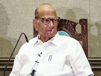 Work to strangle democracy in the country begins; Sharad Pawar criticizes BJP | देशात लाेकशाहीचा गळा दाबण्याचे काम सुरु; शरद पवारांची भाजपवर टीका