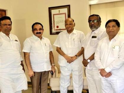 Ajit Pawar group along with MLA Makarand Patil met Sharad Pawar | आमदार मकरंद पाटील यांच्यासह अजित पवार गटाने घेतली शरद पवारांची भेट, सातारा जिल्ह्यात जोरदार चर्चा