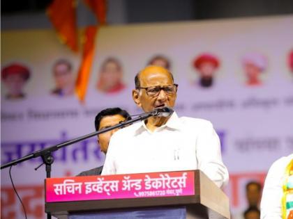 BJP wanted to elect 400 MPs only to change the constitution Sharad Pawar allegation | Sharad Pawar: घटनेत बदल करण्यासाठीच भाजपला ४०० खासदार निवडून आणायचे होते; शरद पवारांचा आरोप