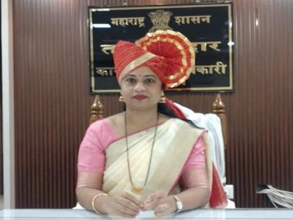 महसूल विभागात खळबळ! वसमतच्या तहसीलदार शारदा दळवी अवैध खनन प्रकरणी निलंबीत - Marathi News | Action Against Basmat Tehsildar: Sharda Dalvi Suspended by Revenue Dept for Dereliction of Duty. | Latest hingoli News at Lokmat.com