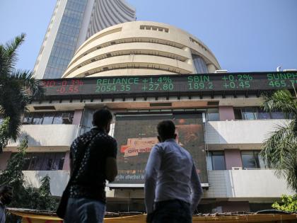 IT Stocks Rescue Market; Investors Lose ₹3 Lakh Crore - English News | IT Stocks Rescue Market; Investors Lose ₹3 Lakh Crore | Latest News at Lokmattimes.com