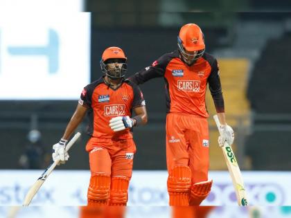 Who is Shashank Singh? IPL 2022 SRH vs GT Live Updates : 4,2,1,6,6,6 by Shashank Singh in his first 6 balls in his IPL, 3 consecutive sixes against Lockie Ferguson, Video  | Who is Shashank Singh? IPL 2022 SRH vs GT Live Updates : ४, २, १, ६, ६, ६ !; शशांक सिंग IPL मध्ये प्रथमच फलंदाजीला उतरला अन् नुसता धुमाकूळ घातला, Video 