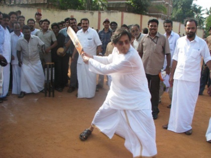 IND vs AUS Test: Congress leader Shashi Tharoor resolved the Indian team's opener's problem | IND vs AUS Test : काँग्रेस नेते शशी थरूर यांनी भारतीय संघाच्या सलामीचा तिढा सोडवला; सांगितली जोडी!
