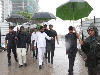 Chief Minister Eknath Shinde today inspected Milan Subway in Mumbai and Coastal Road in Worli. | CM शिंदे उतरले रस्त्यावर; मिलन सबवे अन् कोस्टल रोडची केली पाहणी,अधिकाऱ्यांना दिले निर्देश