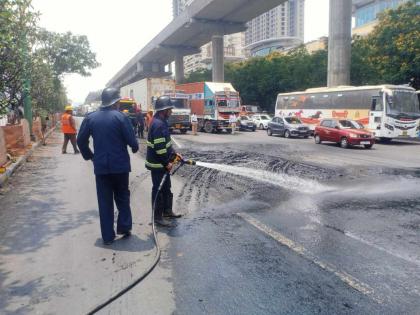 Mumbai-Nashik highway blocked by mud; 40 minutes traffic jam | चिखलाने रोखला मुंबई-नाशिक महामार्ग ; ४० मिनिटे वाहतूक कोंडी