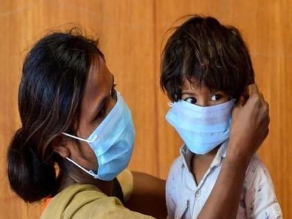 Coronavirus News: Wear a mask at home, do not invite guests; Notices to the citizens of the Central Government | Coronavirus News: घरामध्येही मास्क घाला, पाहुण्यांनाही बोलावू नका; केंद्र सरकारच्या नागरिकांना सूचना