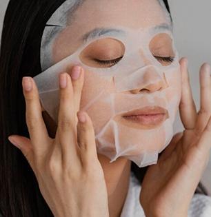 चेहऱ्यावर शीट मास्क लावण्याची योग्य पद्धत कोणती? तज्ज्ञांनी सांगितले ४ उपाय, ब्लॅकहेड्स - पिंपल्स होतील कमी