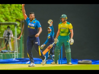 Shehan Madushanka suspended from all forms of cricket for possession of heroin svg | Shocking : पदार्पणात हॅटट्रिक घेणाऱ्या गोलंदाजावर क्रिकेट मंडळाकडून बंदीची कारवाई