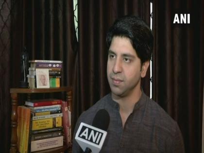 congress leader shehzad poonawalla slams dynasty politics attacks rahul gandhi | काँग्रेस अध्यक्षपदाची निवड 'इलेक्शन नाही तर सिलेक्शन', काँग्रेस नेत्याचा राहुल गांधींवर निशाणा 