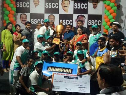 Chicken Cricket Association Shivaji Shelar Manchari's honor, BJP-Shiv Sena cancels canceled | चिकनघरचा क्रिकेट संघ स्व. शिवाजी शेलार चषकाचा मानकरी, भाजप-शिवसेनेचा सामना ऐनवेळी रद्द