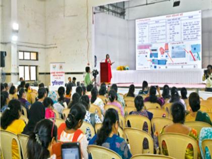 मॉक पोल, मतदान यंत्राबाबत प्रशिक्षण सुरू; महापालिका निवडणुकीसाठी ५० हजार अधिकारी-कर्मचाऱ्यांना दिले धडे  - Marathi News | Training on mock polls, voting machines begins; 50000 officers and employees given lessons for municipal elections | Latest News at Lokmat.com