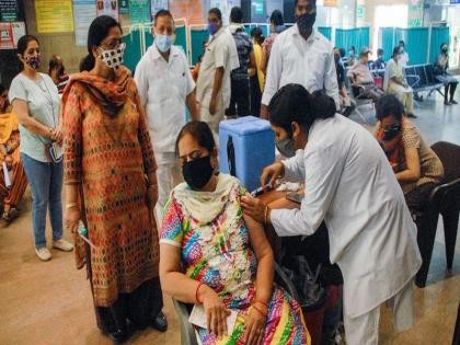 Instructions to increase vaccination in districts with high positivity rates | पॉझिटिव्हिटी दर जास्त असलेल्या जिल्ह्यांत लसीकरणाचे प्रमाण वाढविण्याचे निर्देश