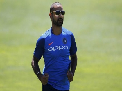 ICC World Cup 2019 : Shikhar Dhawan hits the gym as he begins recovery from a thumb injury | ICC World Cup 2019 : स्वस्थ बसेल तो 'गब्बर' कसला, कमबॅकसाठी धवनची कसरत, Video