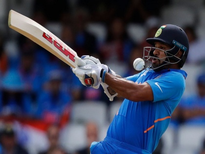 ICC World Cup 2019, IND vs AUS: Shikhar Dhawan's injury serious? | ICC World Cup 2019, IND vs AUS : शिखर धनवची दुखापत गंभीर, म्हणून आला नाही फिल्डींगला?