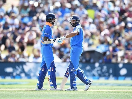 India vs New Zealand 2nd ODI: Rohit Sharma and Shikhar Dhawan broke 25 year's old record of Sachin tendulkar and Ajay Jadeja | India vs New Zealand 2nd ODI: रोहित, शिखरने किवी गोलंदाजांची शाळा घेतली, 25 वर्षांपूर्वीचा विक्रम मोडला 