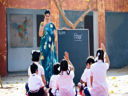 बदलीनंतरही शाळेत हजर नाहीत ६३ शिक्षक; कारवाईऐवजी रजा मंजुरीचा प्रकार चर्चेत - Marathi News | pune news 63 teachers not present in school even after transfer; Leave approval under discussion instead of action | Latest pune News at Lokmat.com