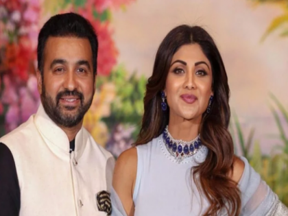 Shilpa shetty son give her massage amid lockdown watch video gda | Video : राज कुंद्रा नाही तर ही व्यक्ती घेतेय लॉकडाऊनमध्ये शिल्पा शेट्टीची काळजी, पाहा हा व्हिडीओ