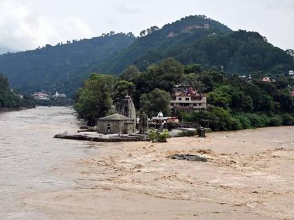 52 victims in 24 hours 11 dead in temple collapse in shimla | देवभूमीत महाप्रलय; २४ तासांत ५२ बळी, शिमल्यात मंदिरावर दरड कोसळून ११ जणांचा मृत्यू