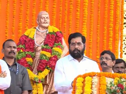 Mumbai's Coastal Road will be renamed after Chhatrapati Sambhaji Maharaj; Big announcement of CM Eknath Shinde | कोस्टल रोडला छत्रपती संभाजी महाराजांचे नाव देणार; एकनाथ शिंदेंची मोठी घोषणा